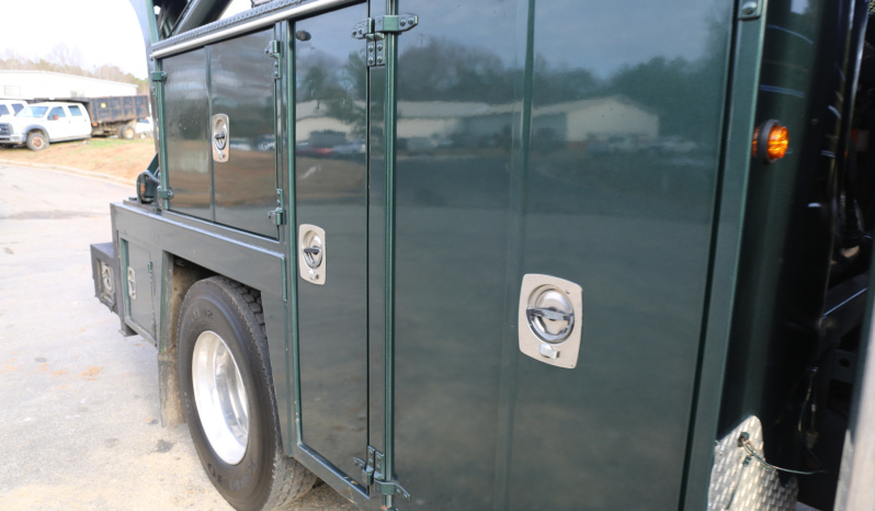 2002 International 4300 Service Truck, Under CDL, DT466, Eaton Manual, 228k Miles, Maintainer Mechanics Body, 8600# Crane full