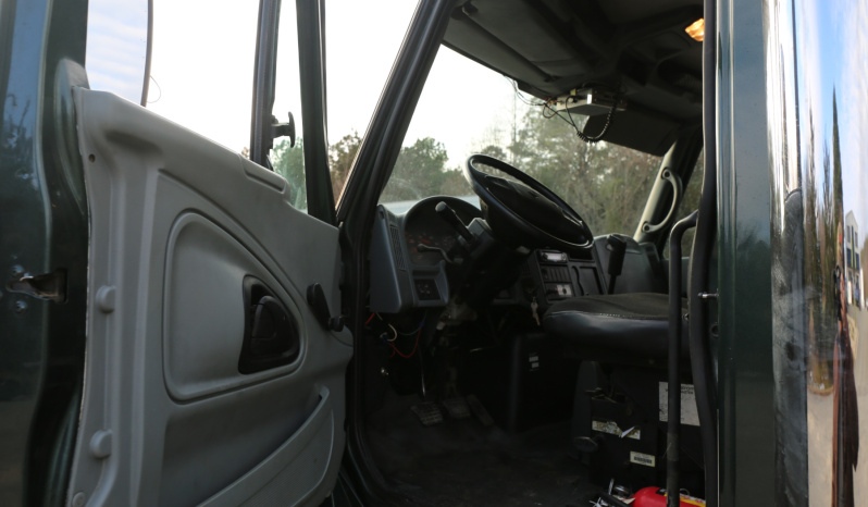 2002 International 4300 Service Truck, Under CDL, DT466, Eaton Manual, 228k Miles, Maintainer Mechanics Body, 8600# Crane full