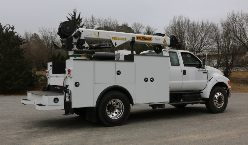 2011 Ford F750 Extended Cab Service Truck, Under CDL, 1 Owner, 177k Miles, Cummins Diesel, Palfinger 11k Crane full