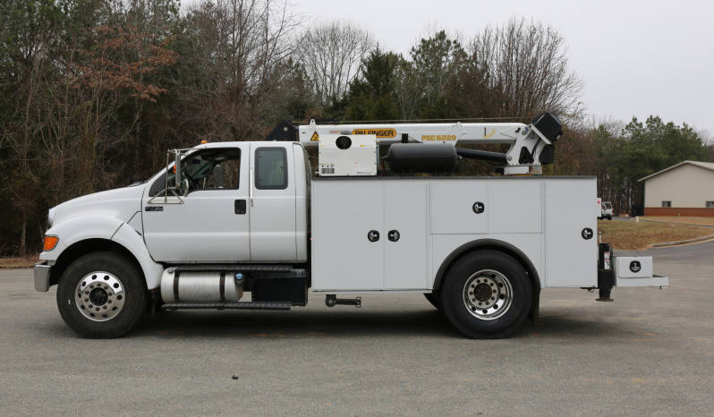 2011 Ford F750 Extended Cab Service Truck, Under CDL, 1 Owner, 177k Miles, Cummins Diesel, Palfinger 11k Crane full