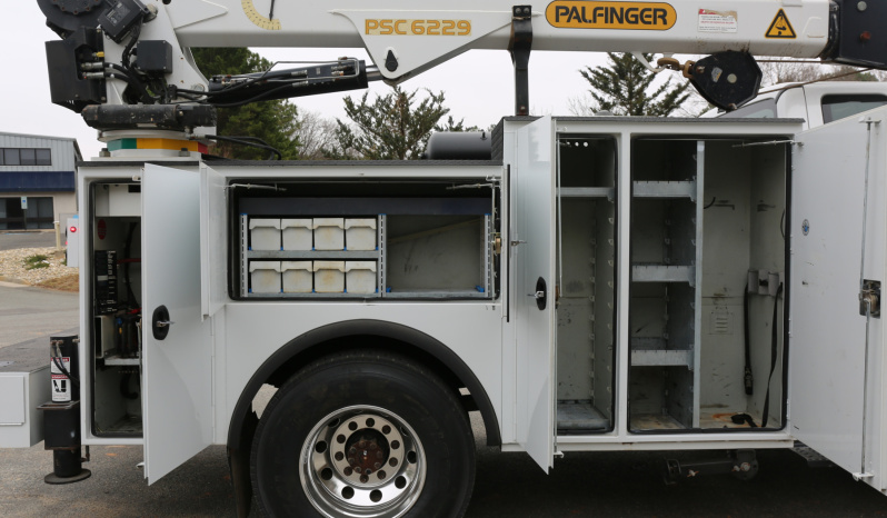 2011 Ford F750 Extended Cab Service Truck, Under CDL, 1 Owner, 177k Miles, Cummins Diesel, Palfinger 11k Crane full