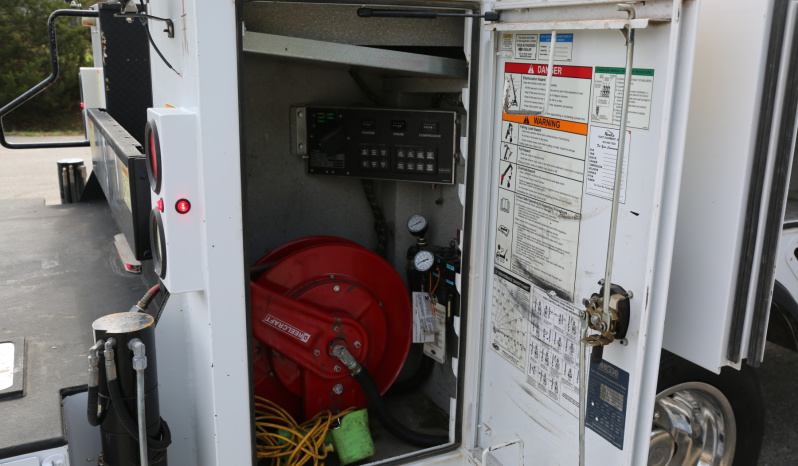 2017 Ram 5500 IMT Mechanics Truck, 4WD, Cummins Diesel, 182k Miles full