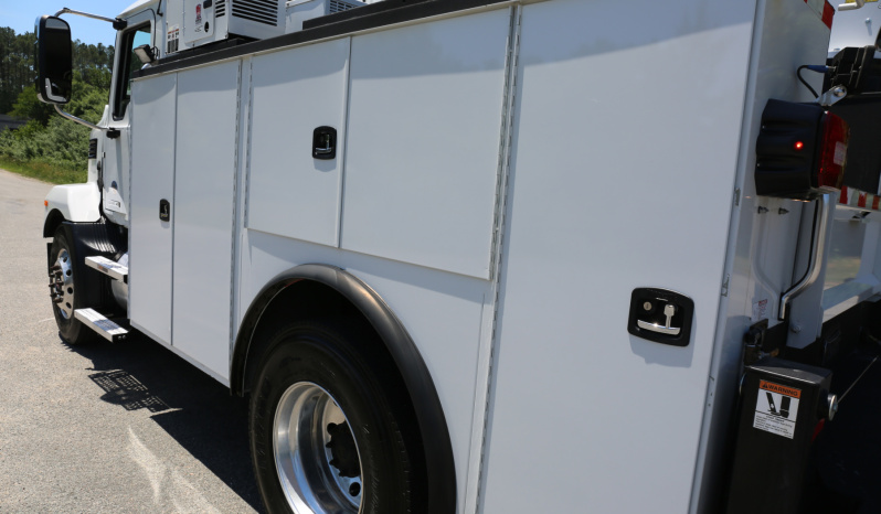 2023 Mack MD6 Mechanics Truck, Under CDL, Stellar 12630 Crane, 79k Miles, Cummins Diesel full