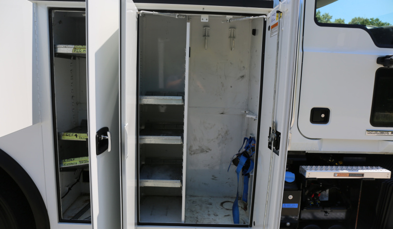 2023 Mack MD6 Mechanics Truck, Under CDL, Stellar 12630 Crane, 79k Miles, Cummins Diesel full