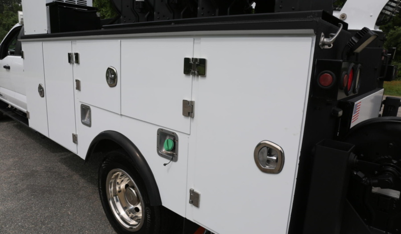 2024 Ford F550 Service Truck, 7k Miles, 4×4, Diesel, Lube Skid, Stellar 7621 Crane, TMAX Mechanics Body full