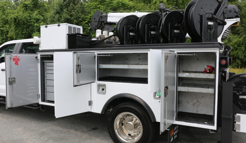 2024 Ford F550 Service Truck, 7k Miles, 4×4, Diesel, Lube Skid, Stellar 7621 Crane, TMAX Mechanics Body full