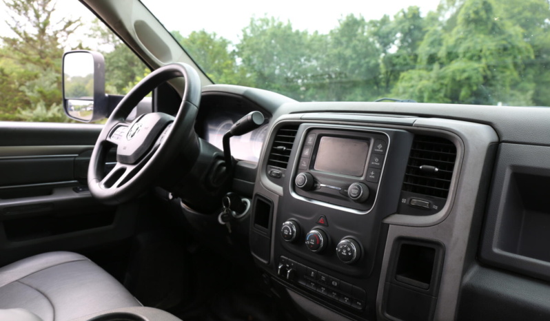2015 Ram 5500, Cummins Diesel Mechanics Truck, Summit 6620, Welder, Drawers, Compressor, Service Truck full
