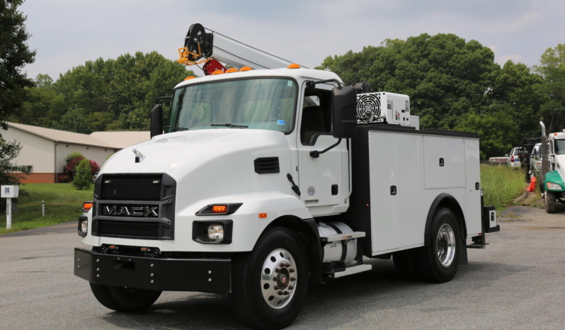 2024 Mack MD6 Mechanics Truck, Under CDL, Cummins Diesel, 57k Miles, Stellar 12630 Crane full