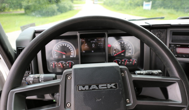 2024 Mack MD6 Mechanics Truck, Under CDL, Cummins Diesel, 57k Miles, Stellar 12630 Crane full