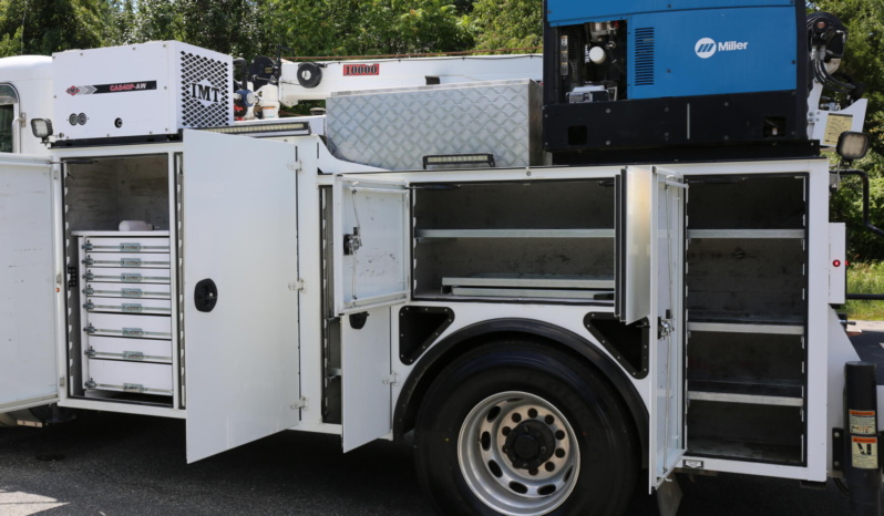 2019 Peterbilt 337 Mechanics Truck, PX9, 4 Section Lube Skid, IMT 14′ Body, Miller Diesel Welder, Compressor, 188k Miles, 7300 Hours full