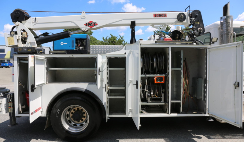 2019 Peterbilt 337 Mechanics Truck, PX9, 4 Section Lube Skid, IMT 14′ Body, Miller Diesel Welder, Compressor, 188k Miles, 7300 Hours full
