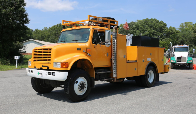 2000 International 4800, AWD, DT466E 250HP, 14′ Service Body, 6k Autocrane, Mechanics Truck, 170k Miles full