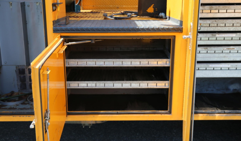 2000 International 4800, AWD, DT466E 250HP, 14′ Service Body, 6k Autocrane, Mechanics Truck, 170k Miles full