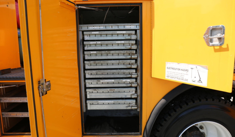 2000 International 4800, AWD, DT466E 250HP, 14′ Service Body, 6k Autocrane, Mechanics Truck, 170k Miles full