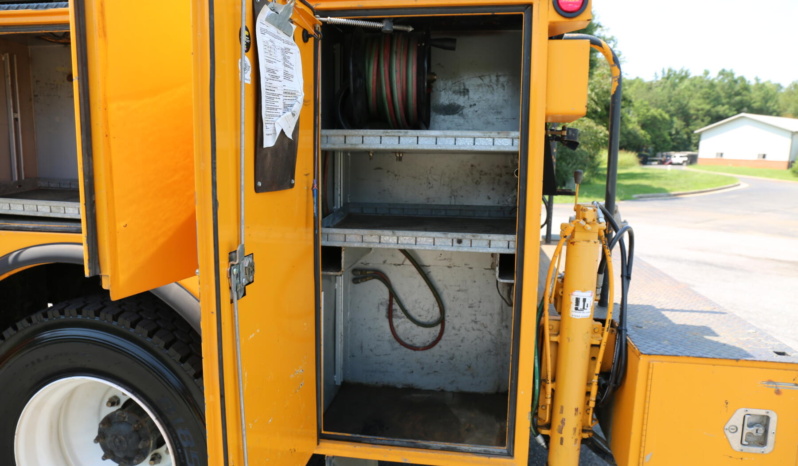 2000 International 4800, AWD, DT466E 250HP, 14′ Service Body, 6k Autocrane, Mechanics Truck, 170k Miles full