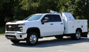 2024 Chevrolet 3500HD, Duramax Diesel, 15k Miles, 8′ Reading Service Body, Autocrane EC3, 4×4 full