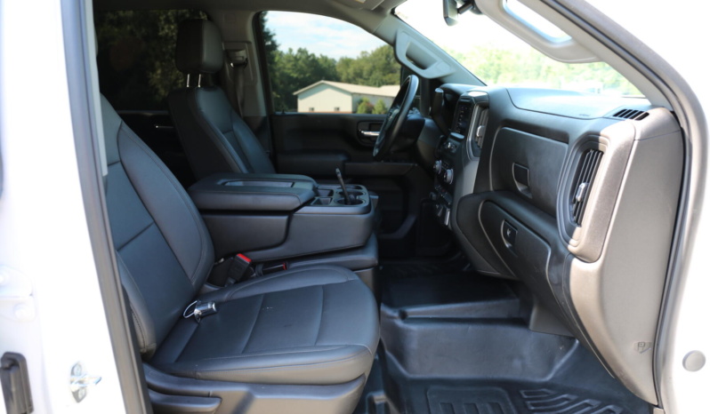 2024 Chevrolet 3500HD, Duramax Diesel, 15k Miles, 8′ Reading Service Body, Autocrane EC3, 4×4 full