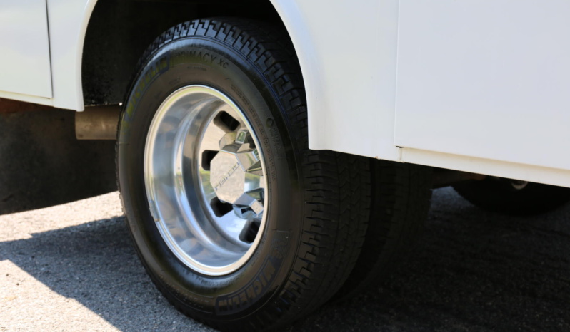 2024 Chevrolet 3500HD, Duramax Diesel, 15k Miles, 8′ Reading Service Body, Autocrane EC3, 4×4 full