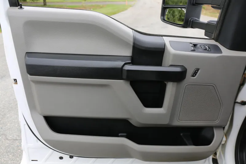 2019 Ford F550 Mechanics Truck, EC4000 Crane, 11′ Stellar Bed, Lube Skid, 4×4, Diesel, 171k Miles — Cab 4