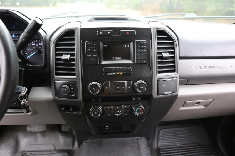 2019 Ford F550 Mechanics Truck, EC4000 Crane, 11′ Stellar Bed, Lube Skid, 4×4, Diesel, 171k Miles — Cab 6