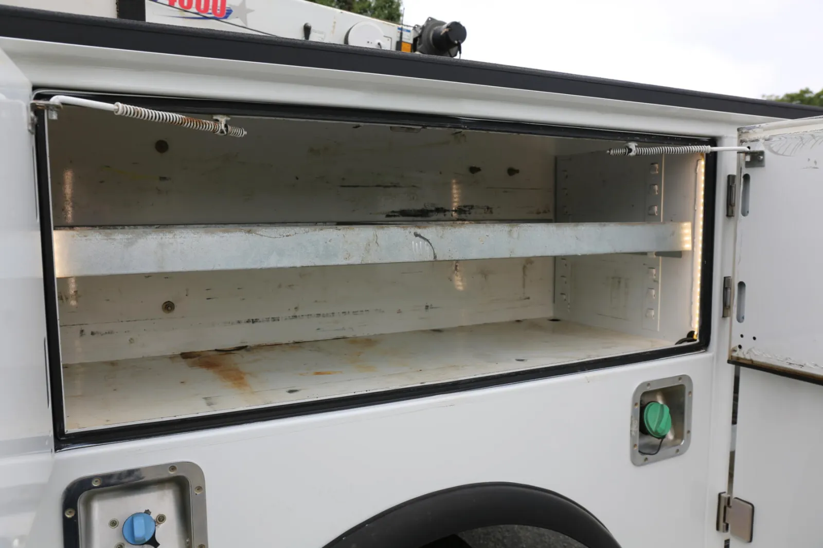 2019 Ford F550 Mechanics Truck, EC4000 Crane, 11′ Stellar Bed, Lube Skid, 4×4, Diesel, 171k Miles — Bed 29