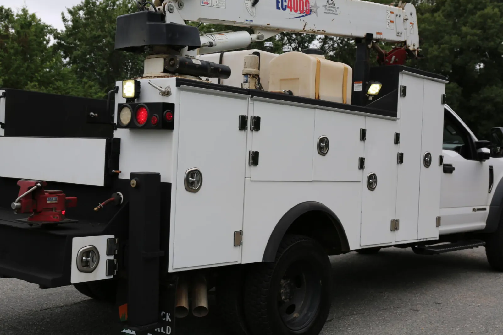 2019 Ford F550 Mechanics Truck, EC4000 Crane, 11′ Stellar Bed, Lube Skid, 4×4, Diesel, 171k Miles — Bed 37