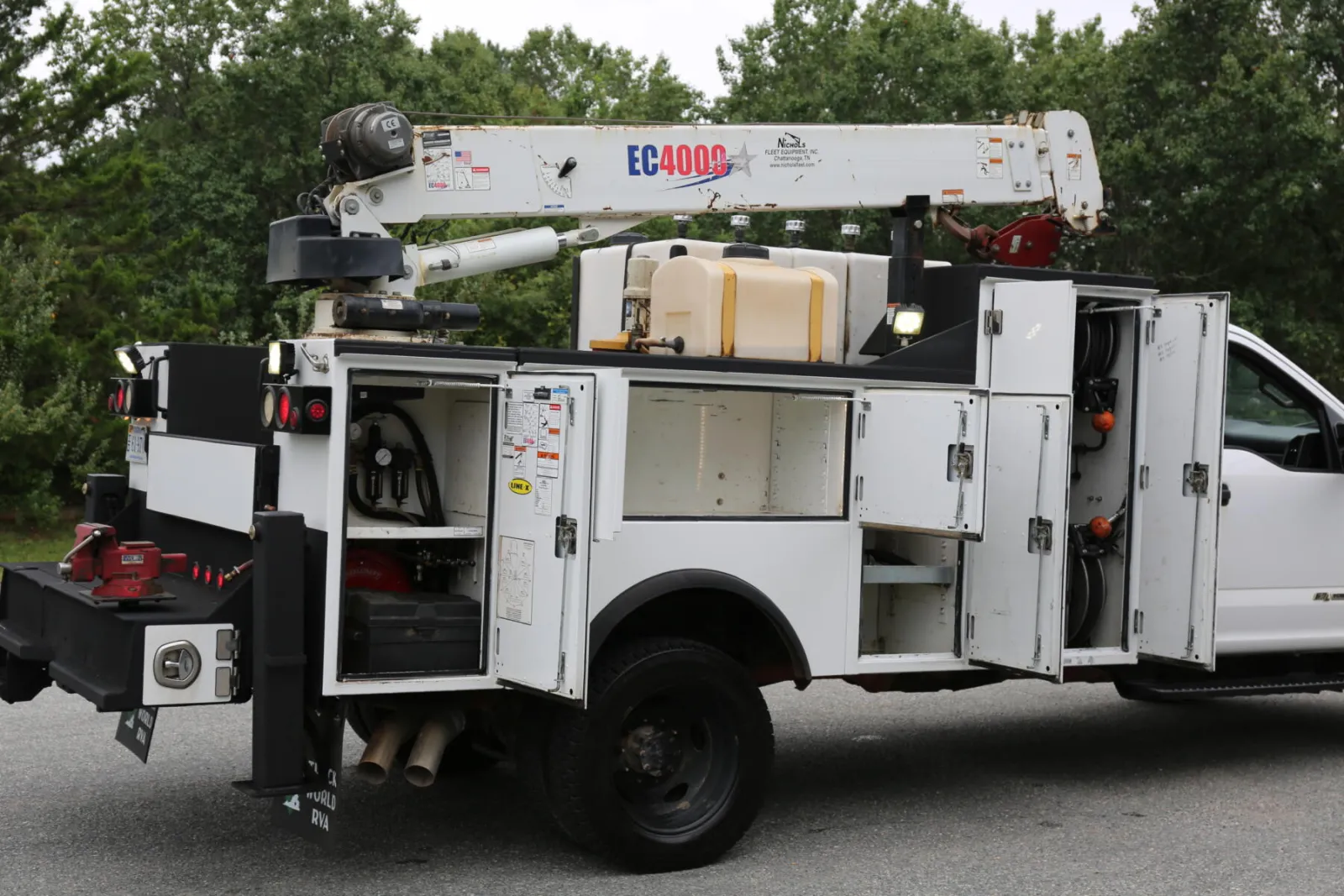 2019 Ford F550 Mechanics Truck, EC4000 Crane, 11′ Stellar Bed, Lube Skid, 4×4, Diesel, 171k Miles — Bed 40