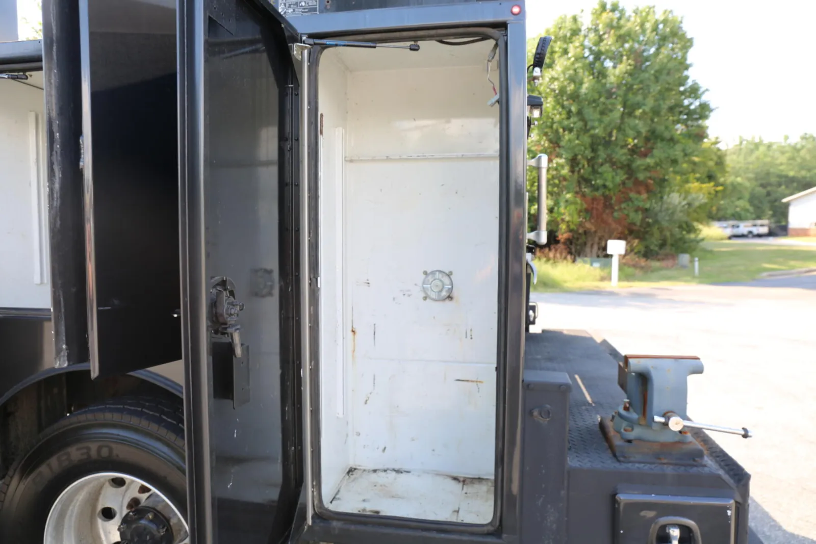 2019 Kenworth T270, Under CDL Mechanics Truck, Air Ride, Summit 10620 Crane, 190k Miles, 5800 Hours — Bed 19