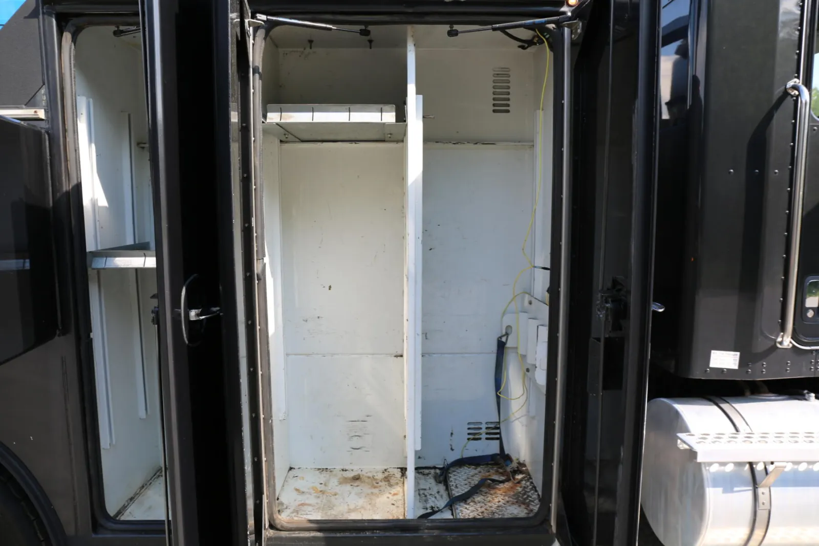 2019 Kenworth T270, Under CDL Mechanics Truck, Air Ride, Summit 10620 Crane, 190k Miles, 5800 Hours — Bed 25