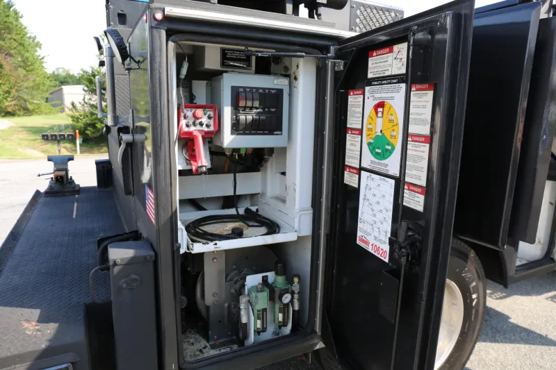 2019 Kenworth T270, Under CDL Mechanics Truck, Air Ride, Summit 10620 Crane, 190k Miles, 5800 Hours — Bed 18
