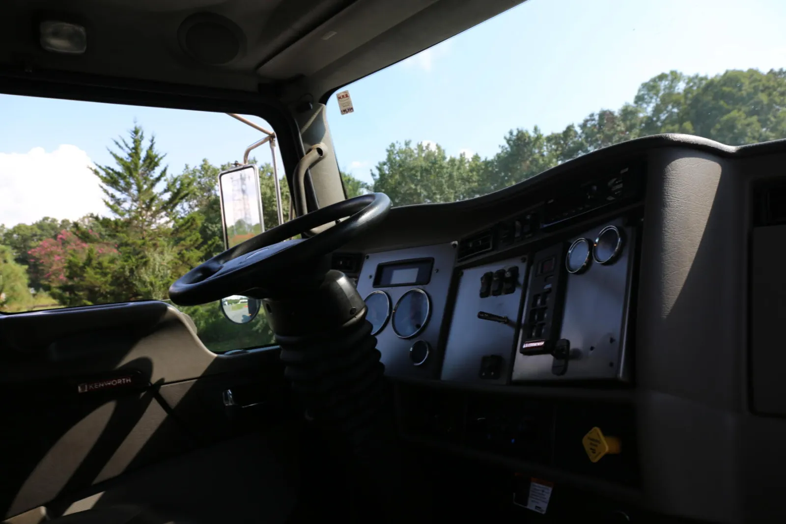 2019 Kenworth T270, Under CDL Mechanics Truck, Air Ride, Summit 10620 Crane, 190k Miles, 5800 Hours — Cab 39
