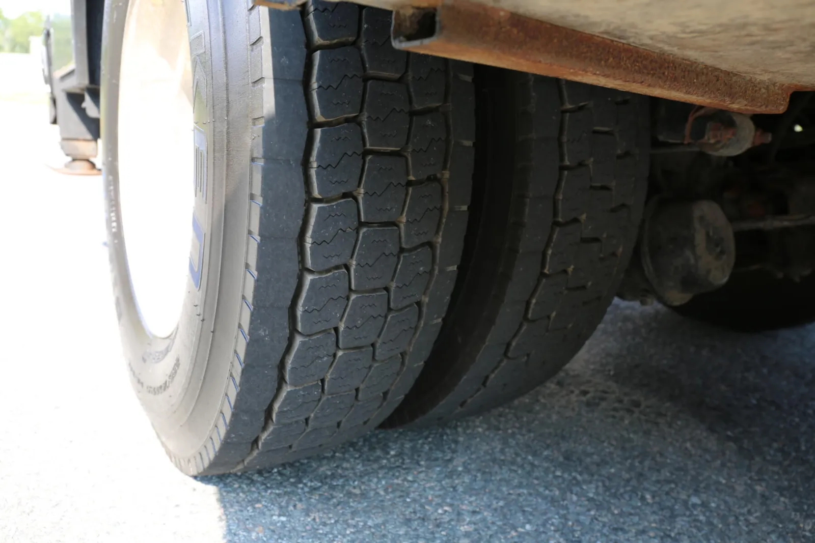 2019 Kenworth T270, Under CDL Mechanics Truck, Air Ride, Summit 10620 Crane, 190k Miles, 5800 Hours — Undercarriage 40