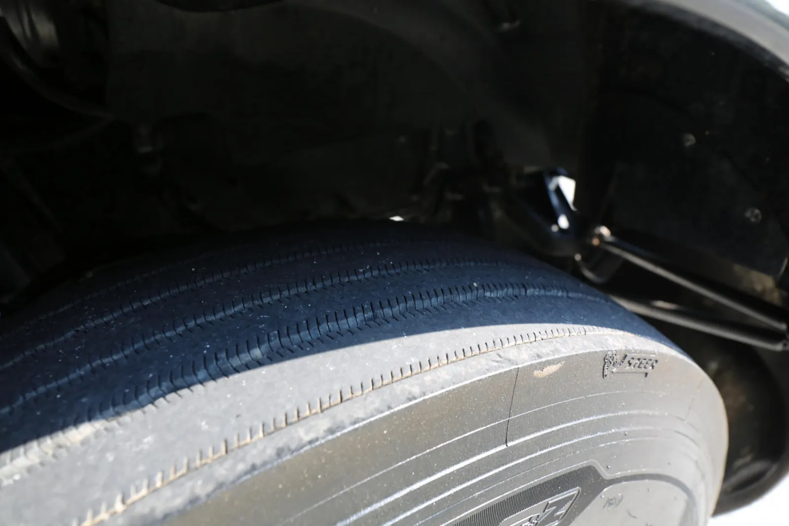 2019 Kenworth T270, Under CDL Mechanics Truck, Air Ride, Summit 10620 Crane, 190k Miles, 5800 Hours — Undercarriage 41