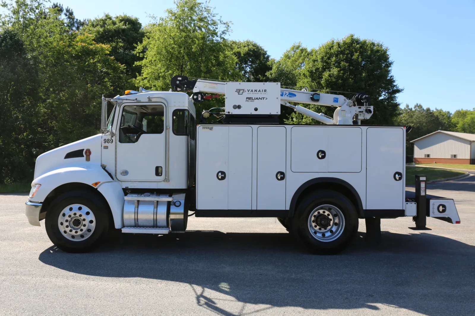 2020 Kenworth T270, Air Ride, Under CDL, Autocrane HC12s, 175k Miles, 7k Hours, PX7/Allison Auto — Exterior 8