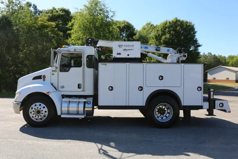 2020 Kenworth T270, Air Ride, Under CDL, Autocrane HC12s, 175k Miles, 7k Hours, PX7/Allison Auto — Exterior 8