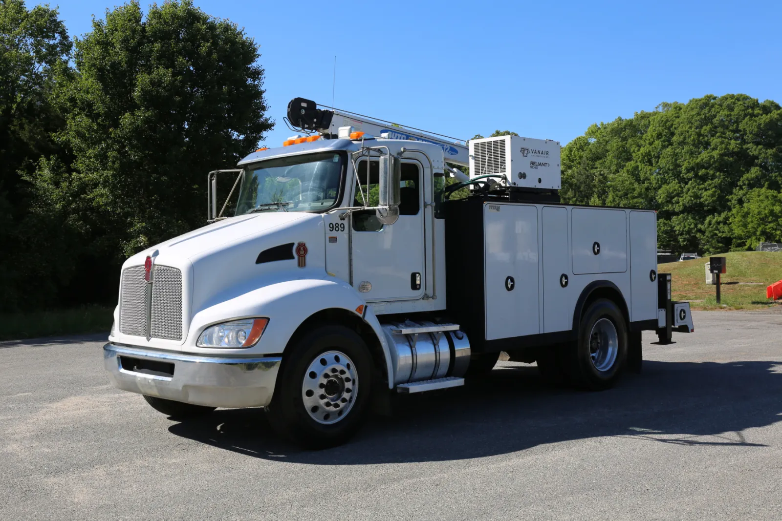 2020 Kenworth T270, Air Ride, Under CDL, Autocrane HC12s, 175k Miles, 7k Hours, PX7/Allison Auto — Exterior 9