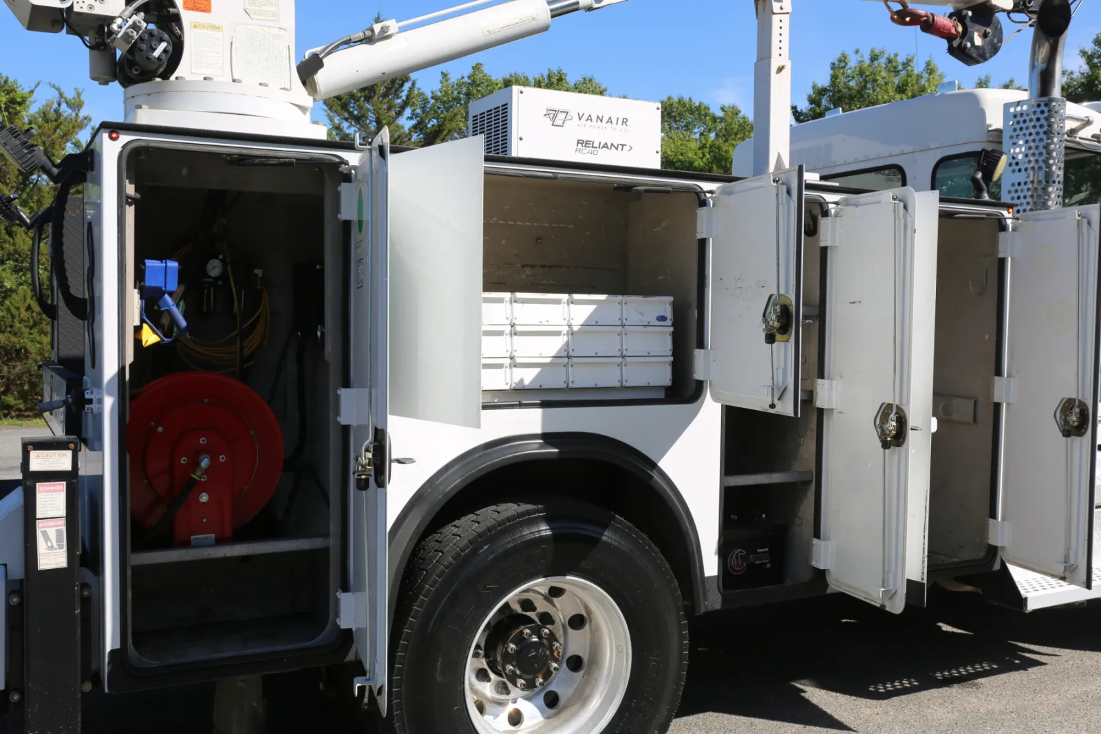 2020 Kenworth T270, Air Ride, Under CDL, Autocrane HC12s, 175k Miles, 7k Hours, PX7/Allison Auto — Bed 24
