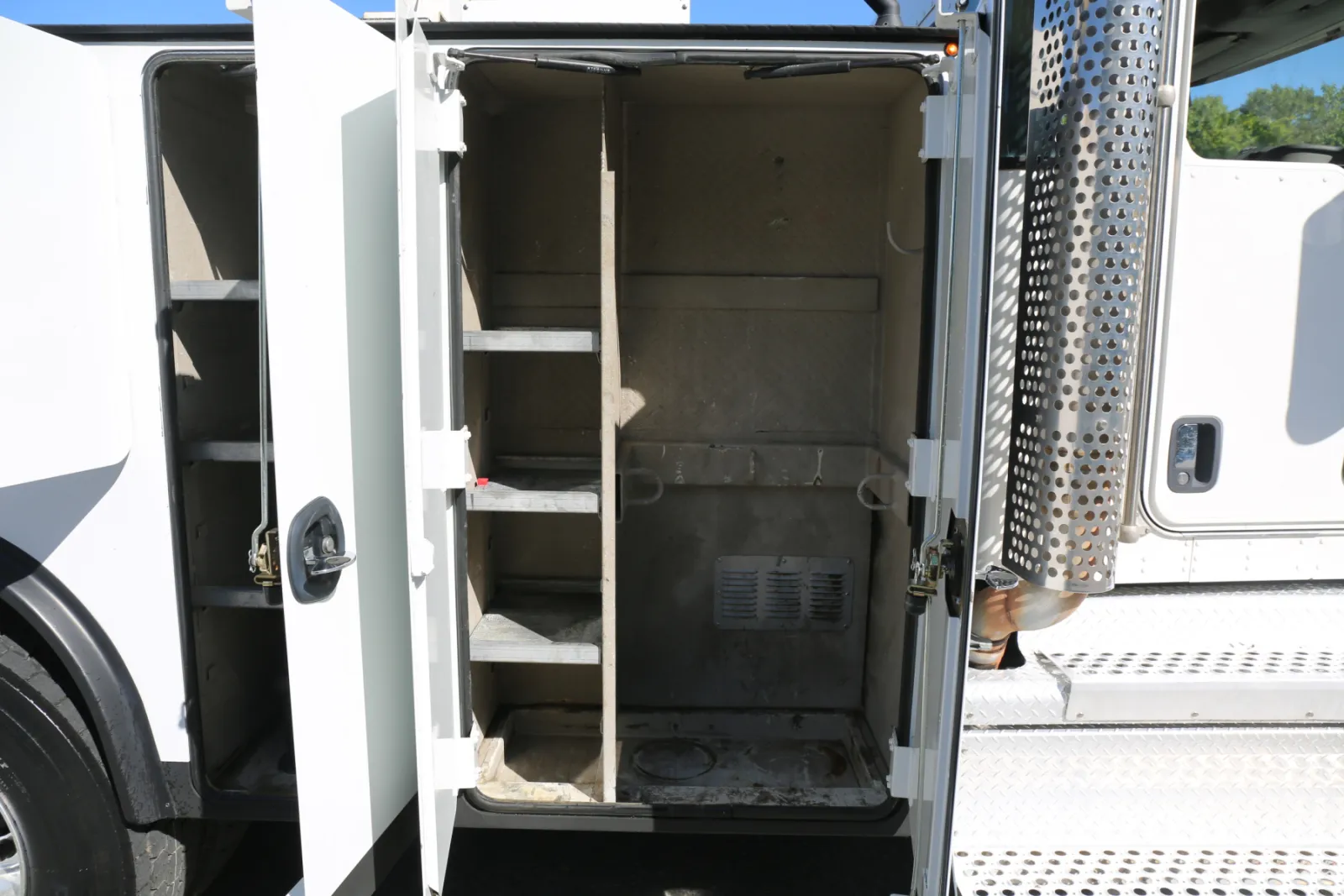 2020 Kenworth T270, Air Ride, Under CDL, Autocrane HC12s, 175k Miles, 7k Hours, PX7/Allison Auto — Bed 25