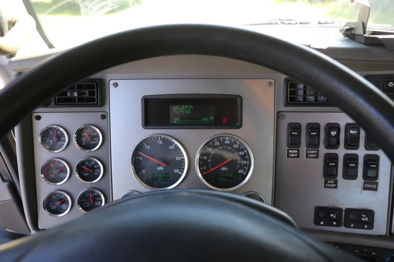 2020 Kenworth T270, Air Ride, Under CDL, Autocrane HC12s, 175k Miles, 7k Hours, PX7/Allison Auto — Cab 3