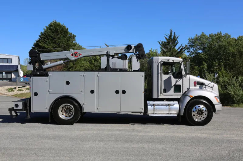 2021 Kenworth T270, Under CDL, 14′ IMT Body, 10k 30′ Crane, 151k Miles, PX7, Allison Auto — Exterior 3