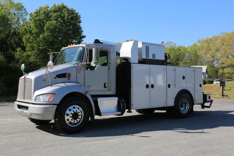 2021 Kenworth T270, Under CDL, 14′ IMT Body, 10k 30′ Crane, 151k Miles, PX7, Allison Auto — Exterior 9