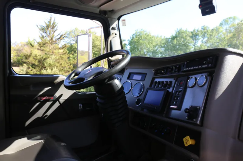 2021 Kenworth T270, Under CDL, 14′ IMT Body, 10k 30′ Crane, 151k Miles, PX7, Allison Auto — Cab 8