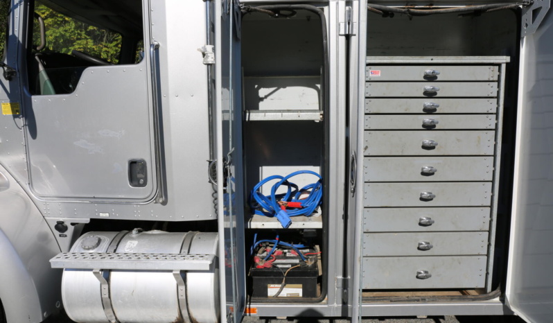 2007 Kenworth T300, 99k Miles, 10 Speed, 300hp C7, 4400 Hours, Stellar 10620, Lube Skid, Under CDL full