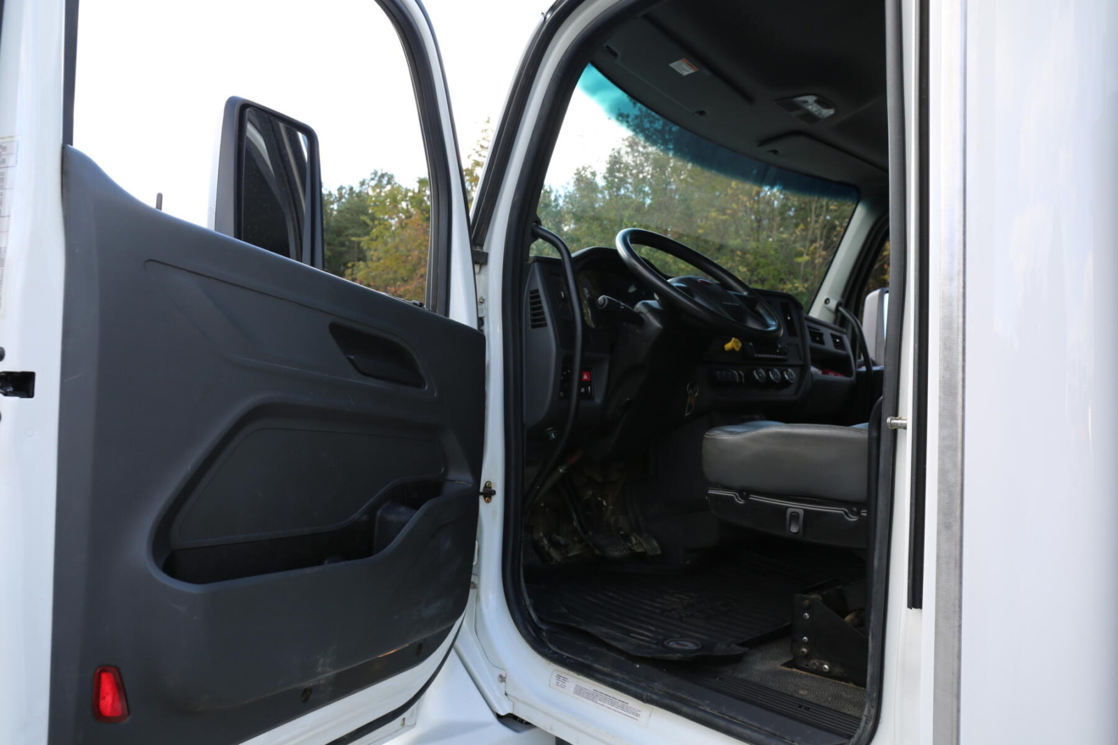 2024 Peterbilt 537 Mechanics Truck, PX9 Diesel, 14′ IMT Dominator Bed, 10,500 Crane, 42k Miles, 1800 Hours — photo 32