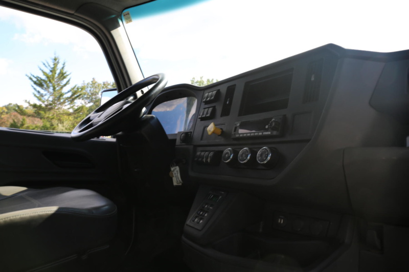 2024 Peterbilt 537 Mechanics Truck, PX9 Diesel, 14′ IMT Dominator Bed, 10,500 Crane, 42k Miles, 1800 Hours — photo 39