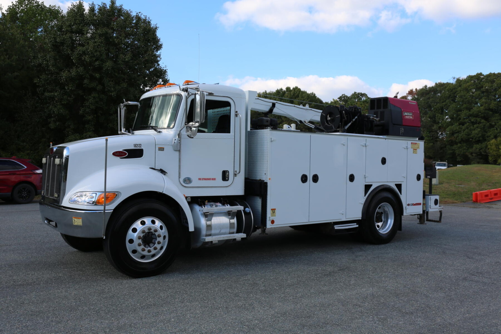 2017 Peterbilt 337 Mechanics Truck, 14′ IMT Bed, Lube Skid, 10k Crane, 30′ Reach, Lincoln Welder, 192k Miles, 7400 Hours — photo 9