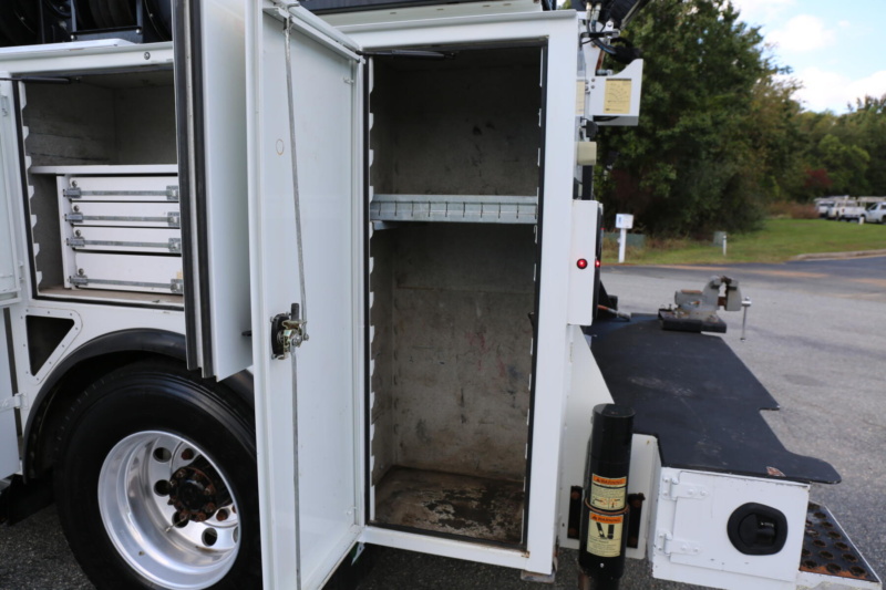 2017 Peterbilt 337 Mechanics Truck, 14′ IMT Bed, Lube Skid, 10k Crane, 30′ Reach, Lincoln Welder, 192k Miles, 7400 Hours — photo 19