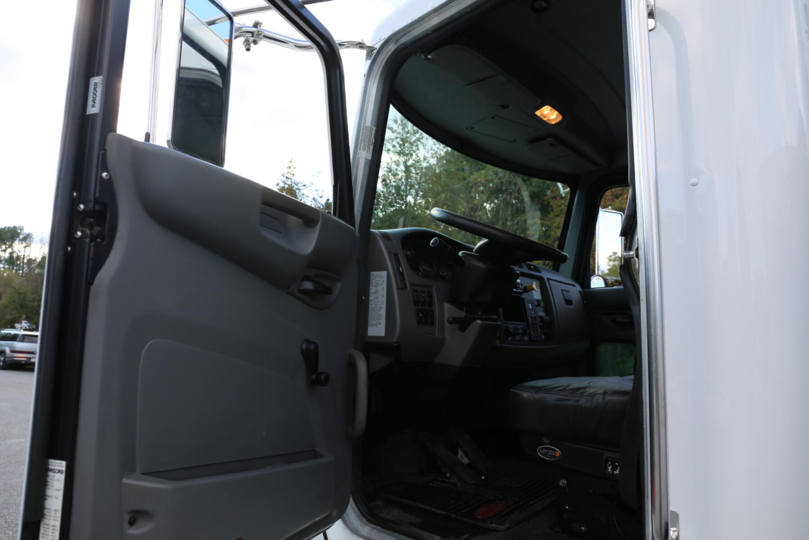 2017 Peterbilt 337 Mechanics Truck, 14′ IMT Bed, Lube Skid, 10k Crane, 30′ Reach, Lincoln Welder, 192k Miles, 7400 Hours — photo 33