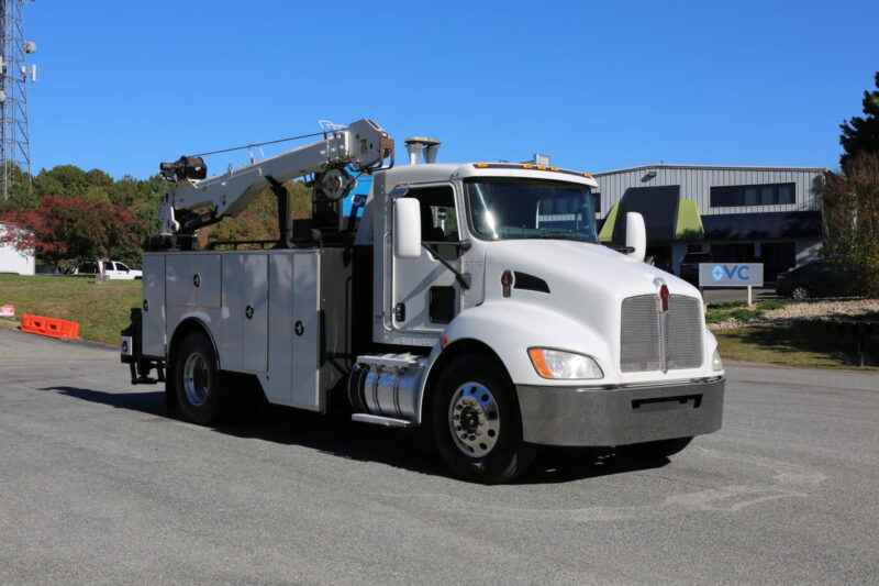 2013 Kenworth T300 - photo
