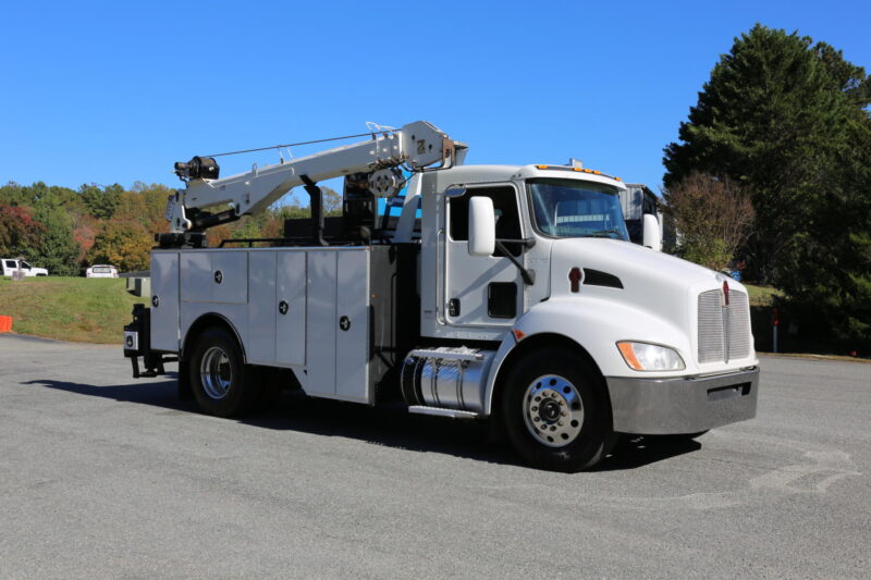2013 Kenworth T300 - photo